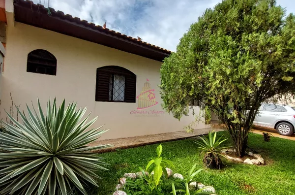 CASA COM AMPLA SOBRA DE TERRENO NO ALTO ALEGRE!!