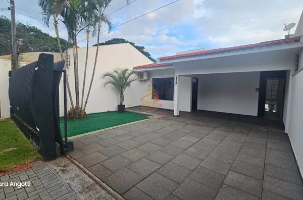 Incrível sobrado com piscina no bairro Canadá