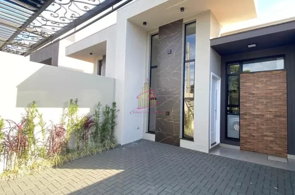 LINDA CASA NO BAIRRO ESMERALDA!!!