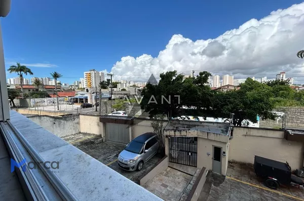Apartamento à Venda com 3 quartos, 3 banheiros, 3 vagas e 133m² por R$ 295.000