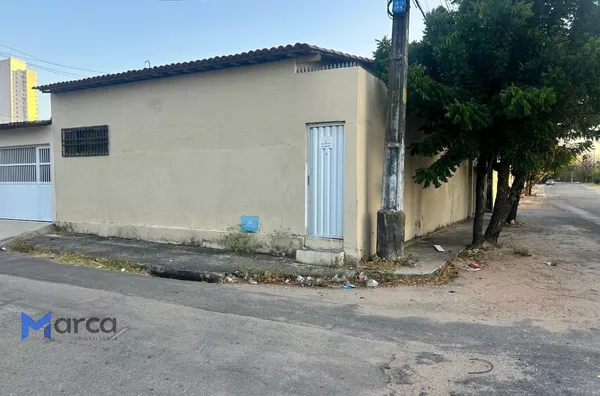 Casa para Venda na Cidade 2000, Três Quartos uma suíte com Garagem 140 m² Tipo C
