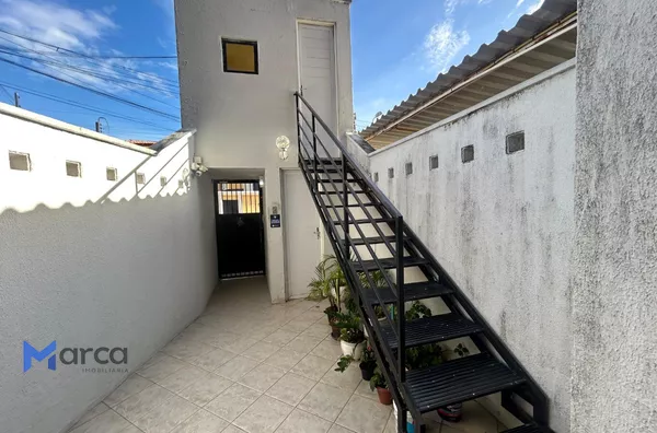 Apartamento à Venda com 3 quartos, 1 banheiro, 1 vaga e 65m² por R$ 284.000