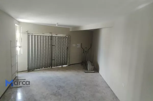 IMÓVEL BEM LOCALIZADO NO MONTESE