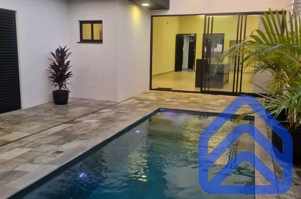 Casa Térrea Luxo 3 Suítes e Piscina – Jardim Itália Maringá