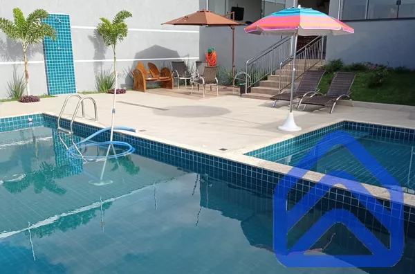 Espaço de Eventos c/ Piscina no Requião – R$ 850 mil