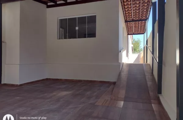 CASA TERREA ADAPTADA COM 4 QUARTOS