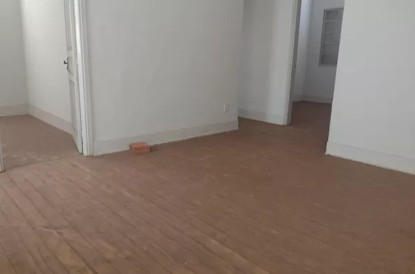 AP SOBRE LOJA COM QUINTAL SEM GARAGEM