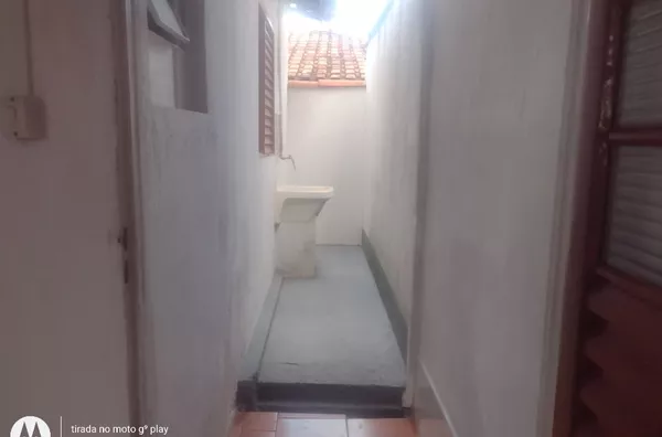 CASA 1 DORMITÓRIO SEM GARAGEM