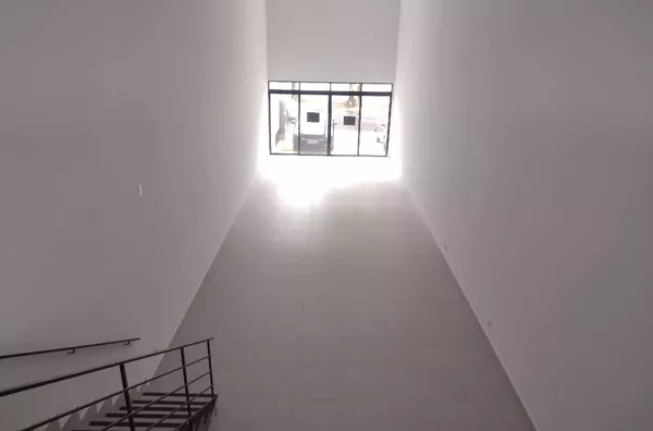 Salão Comecial 150m2 com mezanino