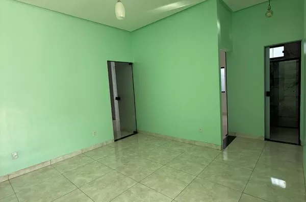 Casa para aluguel,  possui 2 (dois) quartos sendo 1(uma) suíte, sala de estar, cozinha, banheiro social, área de serviço e garagem, Vale Do Sossego, Canaã Dos Carajás