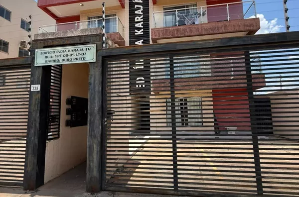 APARTAMENTO PARA ALUGUEL. Possui 3 (três) quartos sendo 1(uma) suíte, sala ampla, cozinha com ármários planejados, banheiro social, área de serviço e garagem, localizada no bairro Ouro Preto. - Foto 1