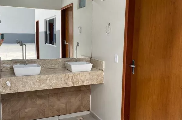 Galpão Comercial para Aluguel, mesanimo com 2 salas de escritório, 2 banheiros - Bairro Beira Rio, Parauapebas