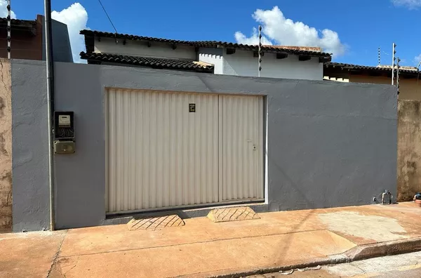 Casa para aluguel 02 quartos, sala/cozinha, area de serviço  e garagem, Bairro Parakanã canaã dos carajás