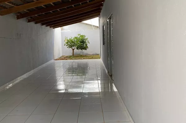 Casa disponivel à venda, possui 03 quartos sendo 01 suíte, sala ampla, cozinha, banheiro social area de serviço, garagem para 04 carros, Jardim América, Canaã Dos Carajás