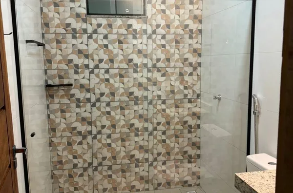 Flat para locação no bairro Monte Castelo, em Canaã dos Carajás, com aproximadamente 40 m², composto por 1 quarto, sala/cozinha, banheiro, área de serviço e garagem sem cobertura. O imóvel conta ainda com poço artesiano e sistema de energia solar. - Foto 8
