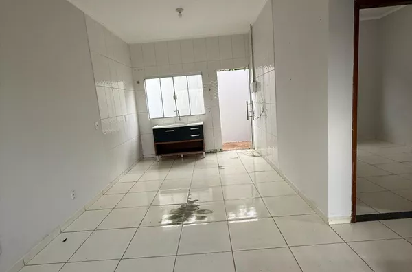 Casa para aluguel, possui 02(dois) quartos, sala, cozinha 1(um) banheiro social e área de serviço, localizada no bairro Parakanã Canaã dos Carajás
