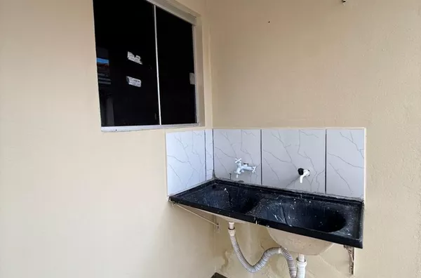 Kitinete/Conjugado para locação, composta por 1 suíte com banheiro privativo, sala integrada e área de serviço. Ideal para quem busca praticidade e conforto. Localizada no bairro Ouro Preto, em Canaã dos Carajás - Pará