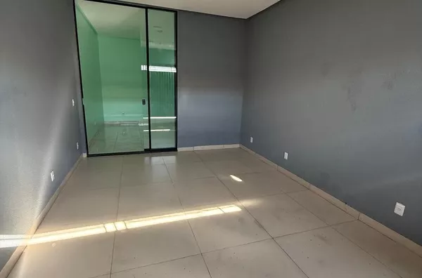 Casa para aluguel,  possui 2 (dois) quartos sendo 1(uma) suíte, sala de estar, cozinha, banheiro social, área de serviço e garagem, Vale Do Sossego, Canaã Dos Carajás