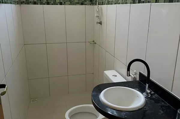 CASA DISPONÍVEL PARA VENDA, 03(três) quartos sendo 01 (uma) suíte, sala, cozinha, portão eletrônico, cerca elétrica, Flor De Liz I, Canaã Dos Carajás