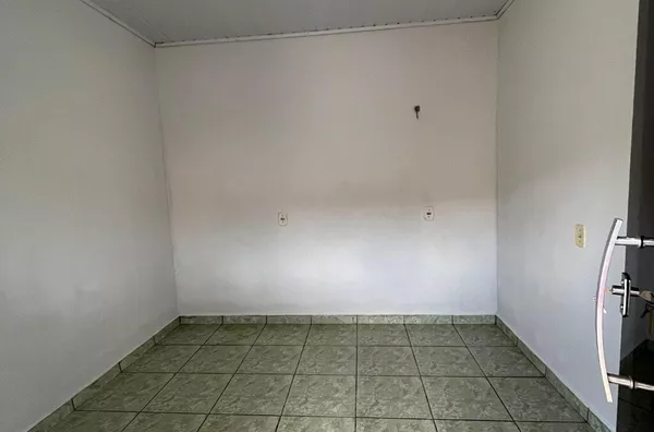 Kitinete / conjugados para aluguel, 1(uma) sala e 1(um) quarto com banheiro, área de serviço externa, entrada compratilhada, ouro preto Canaã dos Carajás