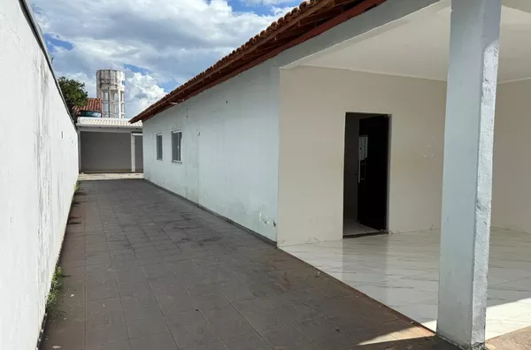 Casa para venda,  possui 04 (quatro) quartos sendo 01 (uma) suite, sala, cozinha, banheiro social e área de serviço, está apta a financiamento, Nova Canaã, Canaã Dos Carajás
