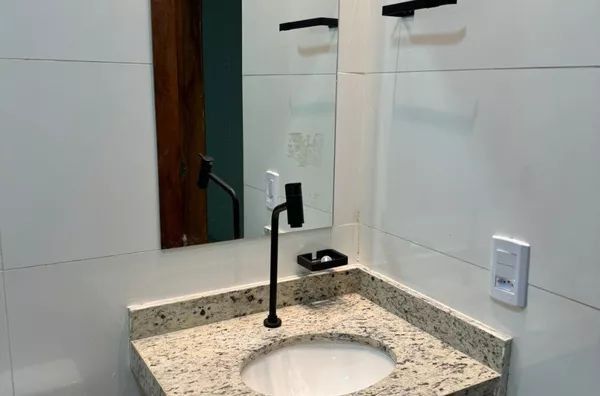 Flat para locação no bairro Monte Castelo, em Canaã dos Carajás, com aproximadamente 40 m², composto por 1 quarto, sala/cozinha, banheiro, área de serviço e garagem sem cobertura. O imóvel conta ainda com poço artesiano e sistema de energia solar. - Foto 7
