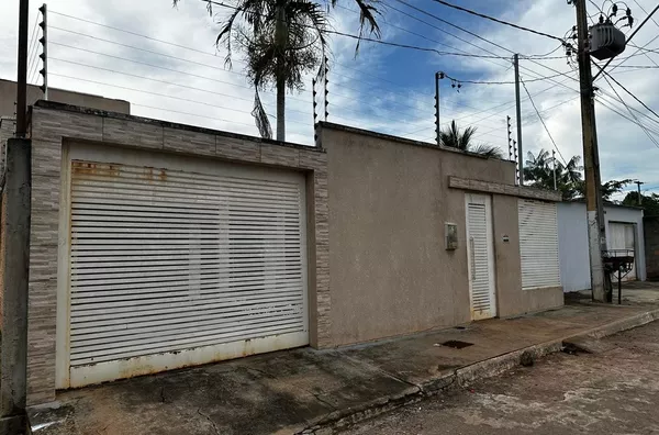 Casa para aluguel, 03 quartos sendo 01 Suíte, Sala, Cozinha, Jardim de Inverno, Banheiro Social, Área de Serviço, Localizada na Vila Planalto, Canaã Dos Carajás
