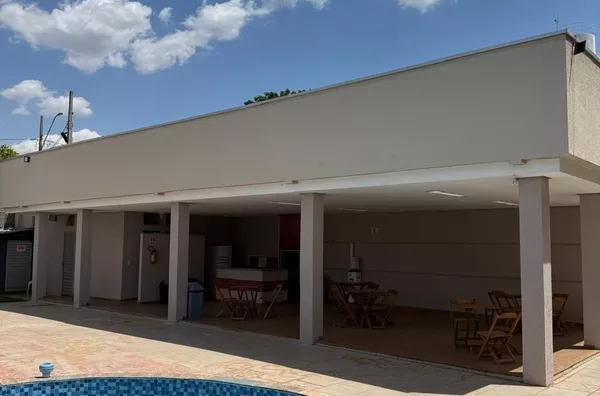 Cobertura disponivel para locação no Cond. Resid. Tarsicio Schettino II, possui 02 quartos, sendo 01 suites, sala, cozinha, 02 banheiro social, área de serviço, varanda, sacada, área de lazer com piscina, Vale do Sossego Canaã dos Carajás/PA