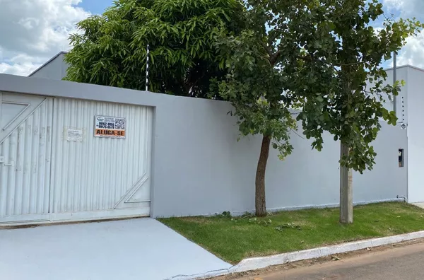 Casa disponivel à venda, possui 03 quartos sendo 01 suíte, sala ampla, cozinha, banheiro social area de serviço, garagem para 04 carros, Jardim América, Canaã Dos Carajás