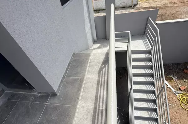 Kitinetes para Aluguel – Parque dos Ipês | Canaã dos Carajás/PA. Disponíveis 8 kitinetes/conjugados para locação, R$ 1.600,00 cada, ideais para empresas que buscam alojamento para colaboradores com praticidade e economia.