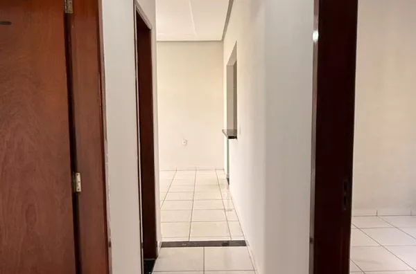 Casa para aluguel, 3 quartos sendo 1 suíte, garagem coberta 2 vagas. Valor acessível. - Foto 9