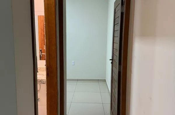 Flat para locação no bairro Monte Castelo, em Canaã dos Carajás, com aproximadamente 40 m², composto por 1 quarto, sala/cozinha, banheiro, área de serviço e garagem sem cobertura. O imóvel conta ainda com poço artesiano e sistema de energia solar. - Foto 5