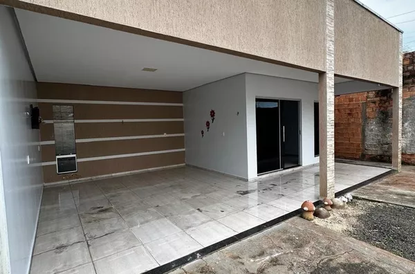 Casa para aluguel, 03 quartos sendo 01 Suíte, Sala, Cozinha, Jardim de Inverno, Banheiro Social, Área de Serviço, Localizada na Vila Planalto, Canaã Dos Carajás