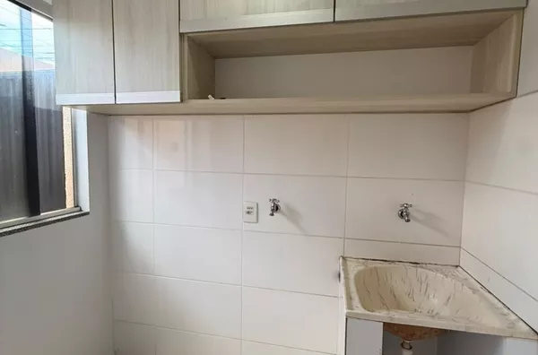 APARTAMENTO PARA ALUGUEL. Possui 3 (três) quartos sendo 1(uma) suíte, sala ampla, cozinha com ármários planejados, banheiro social, área de serviço e garagem, localizada no bairro Ouro Preto. - Foto 6