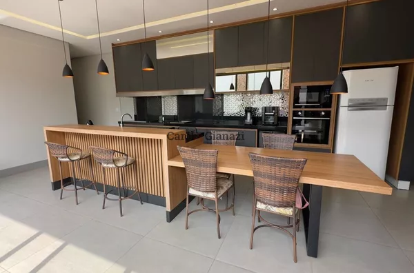 CA1583 - Casa à Venda no Alto dos Ipês em Assis