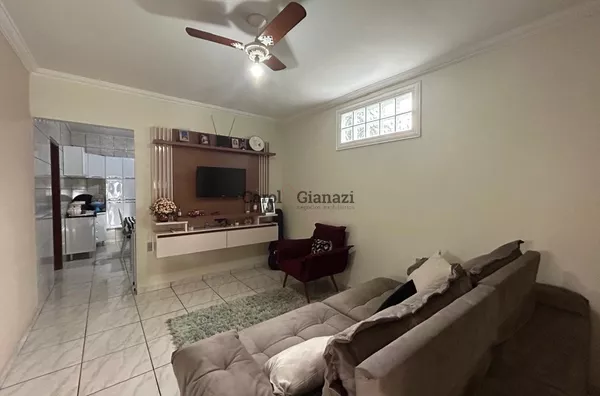 CA1666 - Casa à Venda na Vila Claudia em Assis