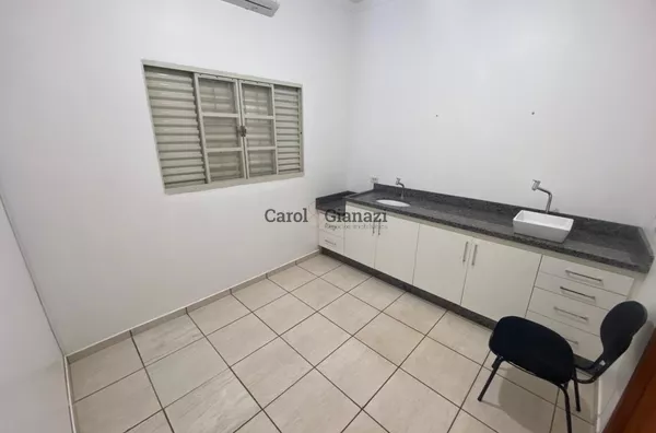 SA2382- Sala comercial para locação no Centro de Assis