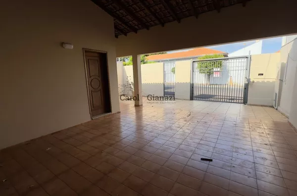 CA2164-Casa para venda na Vila Central próxima à paróquia da Santa Cecília em Assis