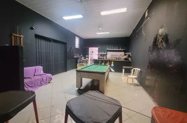 PR2184- Prédio comercial com edícula e Casa para venda no Parque Universitário em Assis