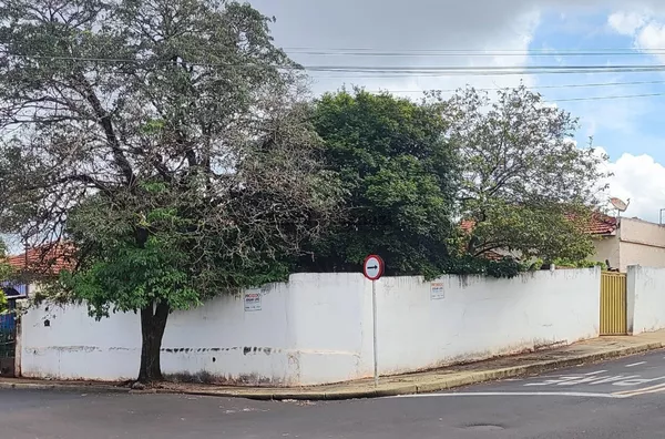 TE1266 - Terreno à venda no centro de Assis