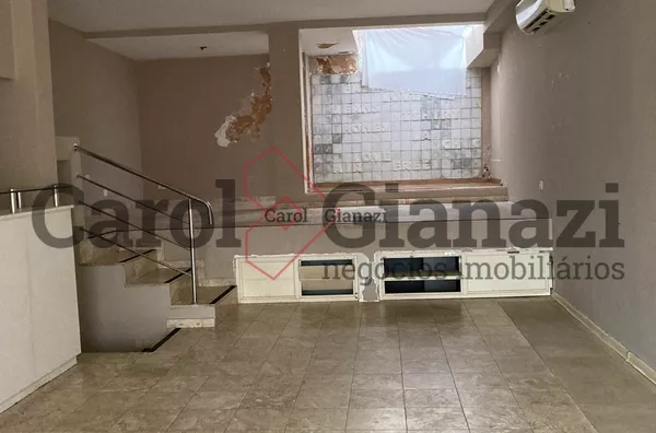 SALA COMERCIAL INTEGRADA A RESIDENCIA