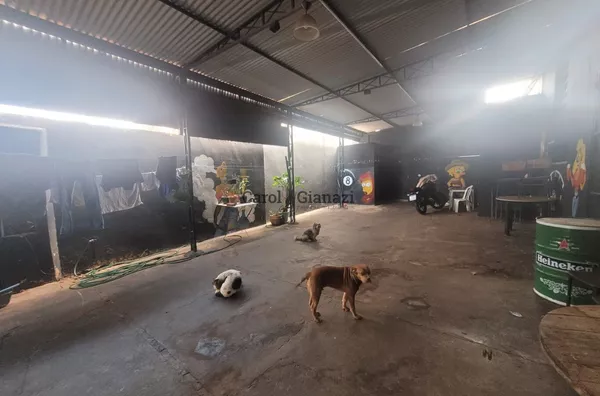 PR2184- Prédio comercial com edícula e Casa para venda no Parque Universitário em Assis