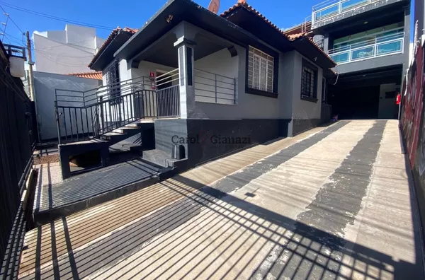 PR2288- Prédio Comercial de 3 andares para locação no Centro de Assis