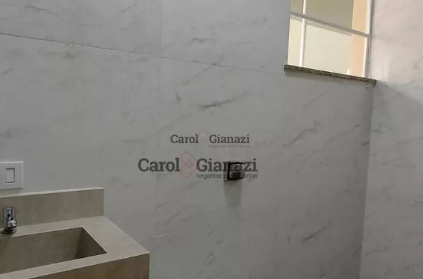 CA684 - CASA A VENDA - CENTRO