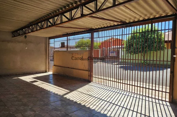 CA559 - CASA À VENDA COM MAIS DE 180m² DE TERRENO LIVRE – SANTA CECILIA