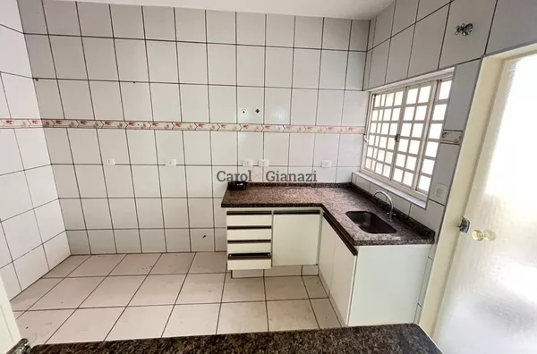 CA2150- Casa para locação na Vila Tênis Clube em Assis