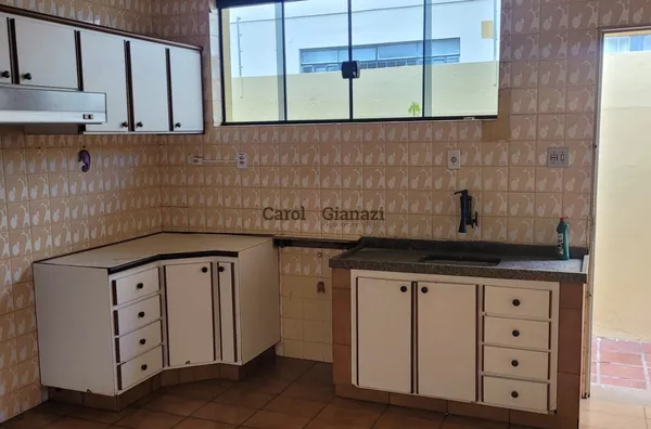 CA2166- Casa para locação no Centro em Assis