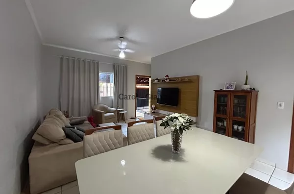 CA1708 - Casa à Venda no Jardim Monte Carlo em Assis