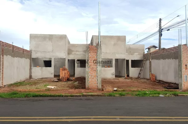 CA1333 - Casa em construção à venda na Vila Xavier em Assis