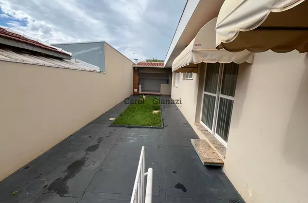 CA2328- Casa para locação no Centro de Assis